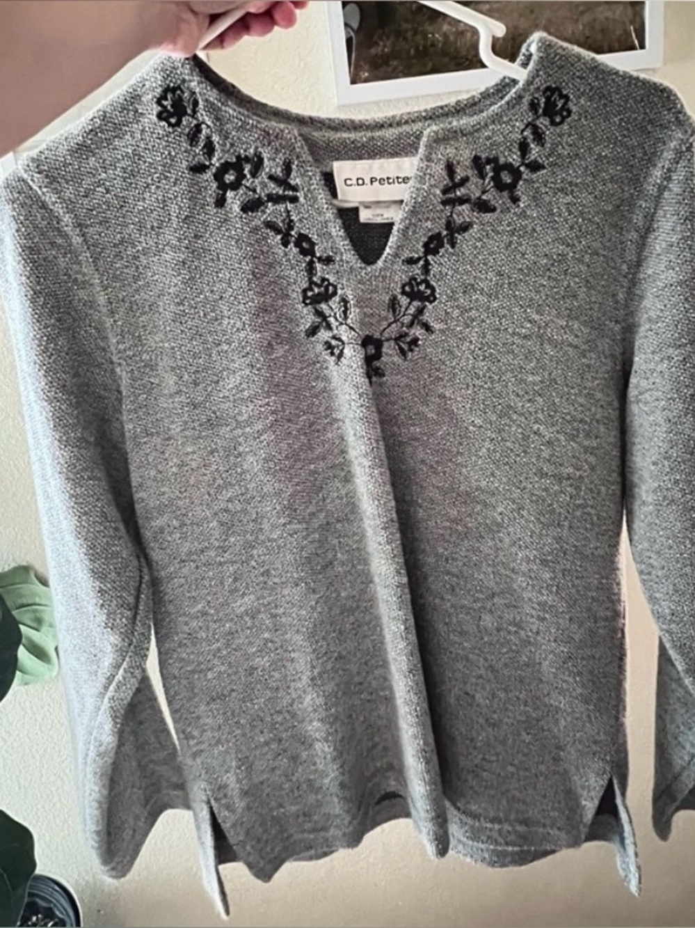 Vintage Grey Sweater | Blue Floral Neckline